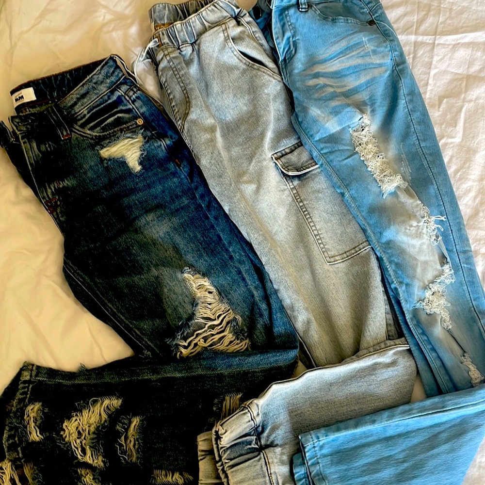 3 of Denim A lot-Skinny Jeans-Ripped-VIP-l&M- Almost Famous~ Sz 0-1-small